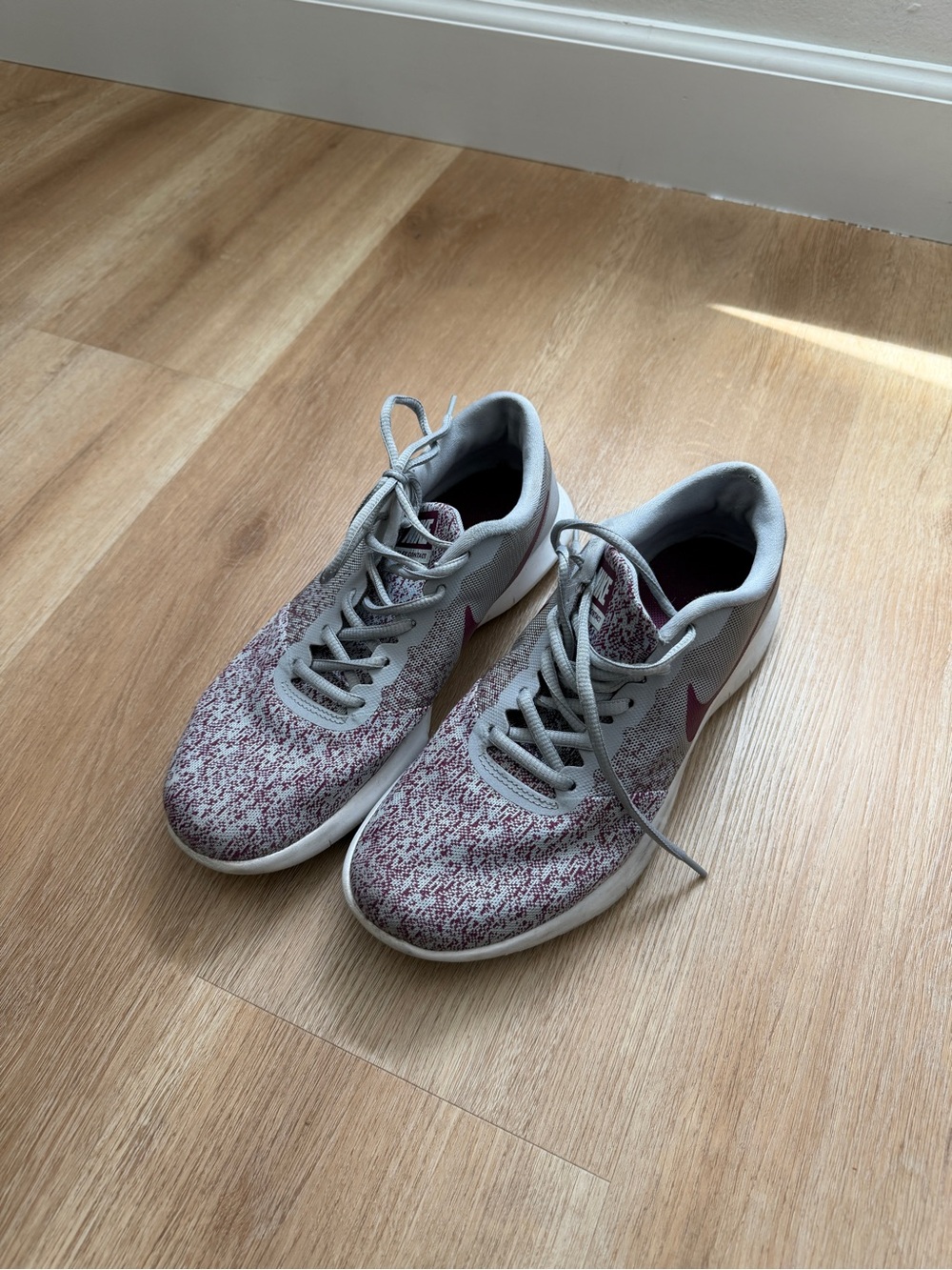 Nike Women's Light Gray and Burgundy Knit Training Sneakers